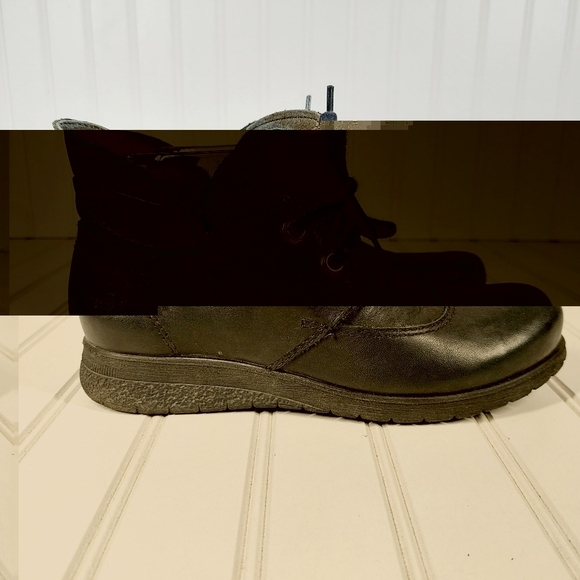 Born Women's Black Leather Lace Up Ankle Bootie F788 - Picture 5 of 13